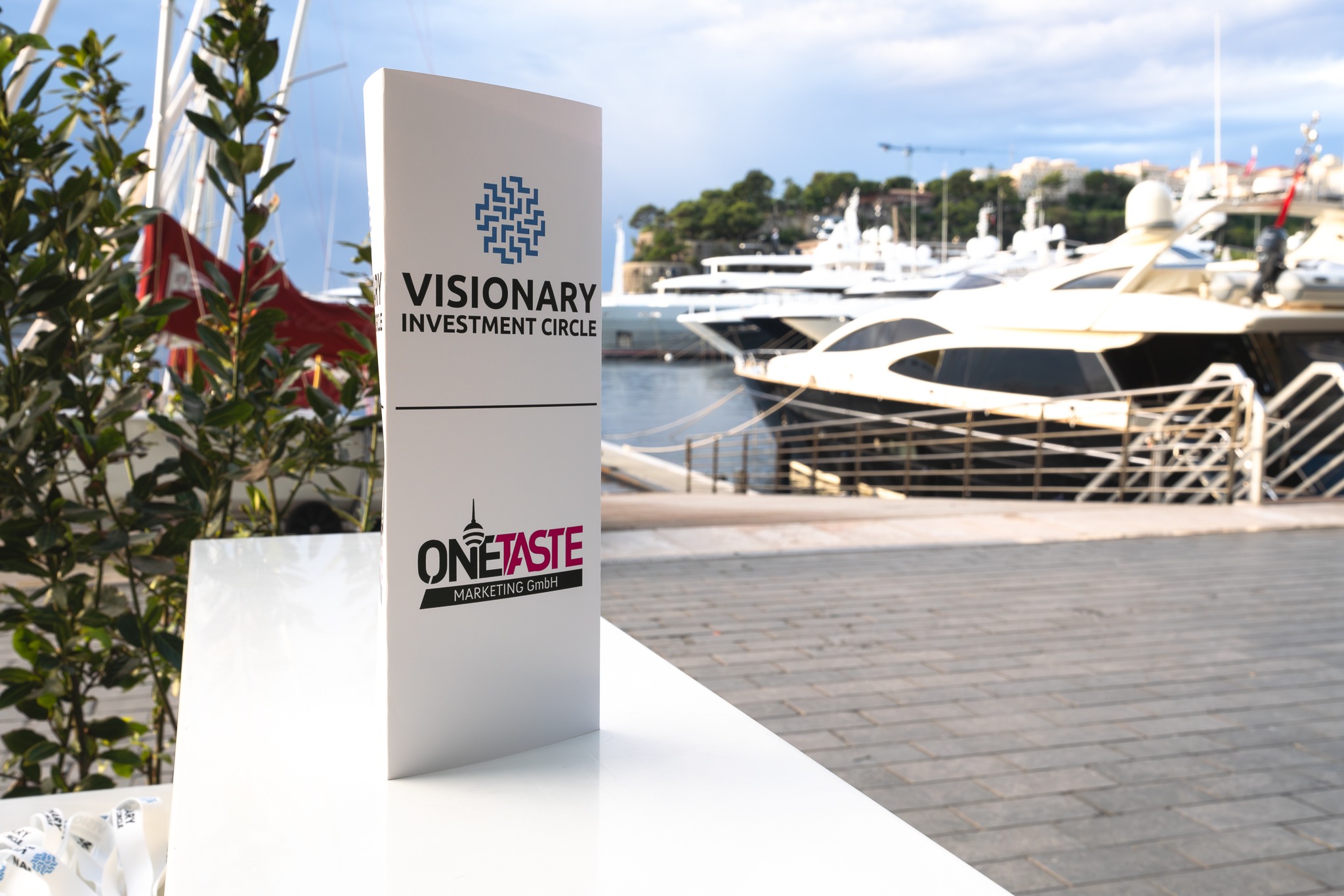 vic24-Tischaufsteller