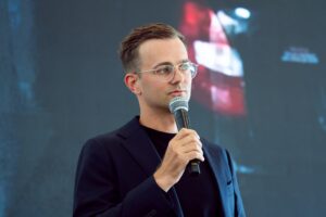 vic24-tobias_claessens